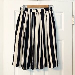 NWT Comme Toi Navy and White Striped Skirt